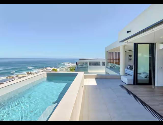 6 BEDROOM HOUSE TO LET IN CAMPS BAY